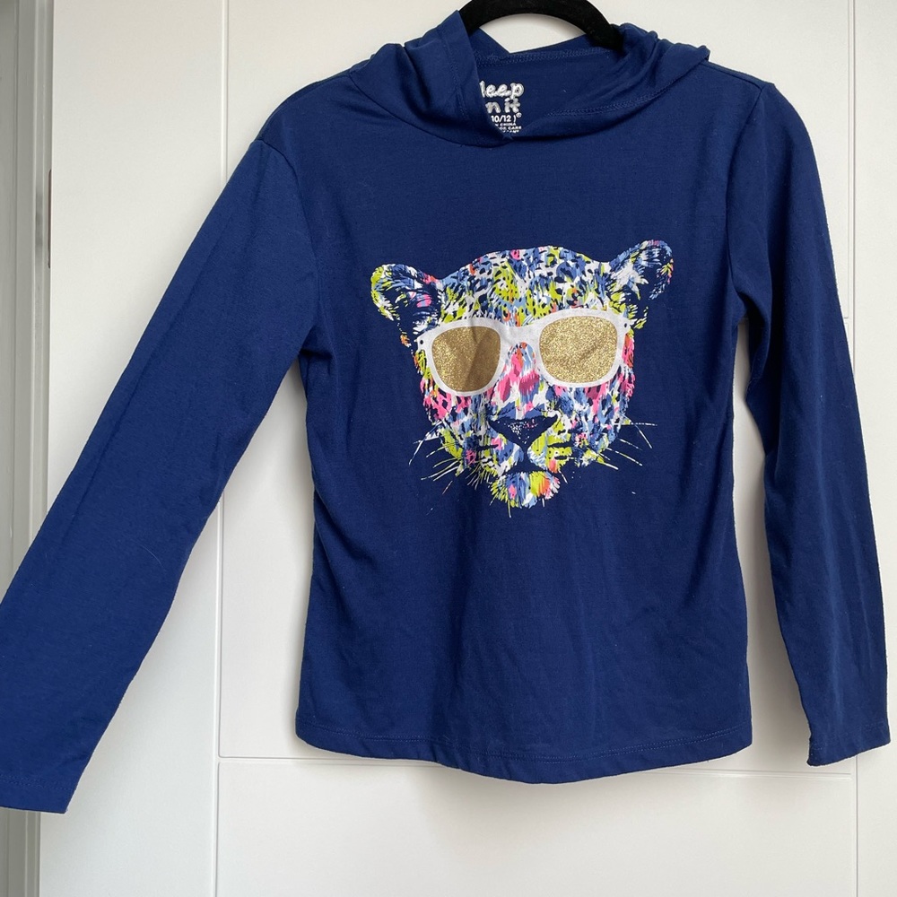 3/$15 10/12 Super cute hooded sleep shirt, can also be worn as light sweatshirt